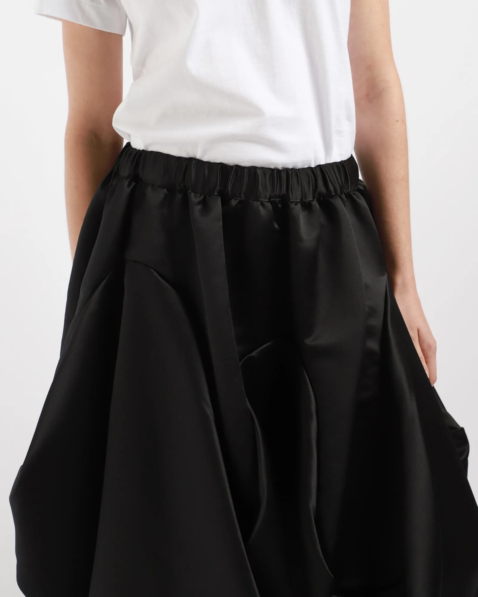 Curve Seam Skirt