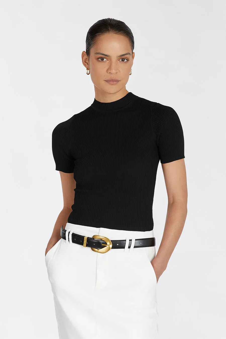 DONNA BLACK SHORT SLEEVE KNIT TOP