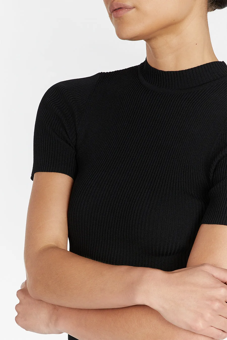 DONNA BLACK SHORT SLEEVE KNIT TOP