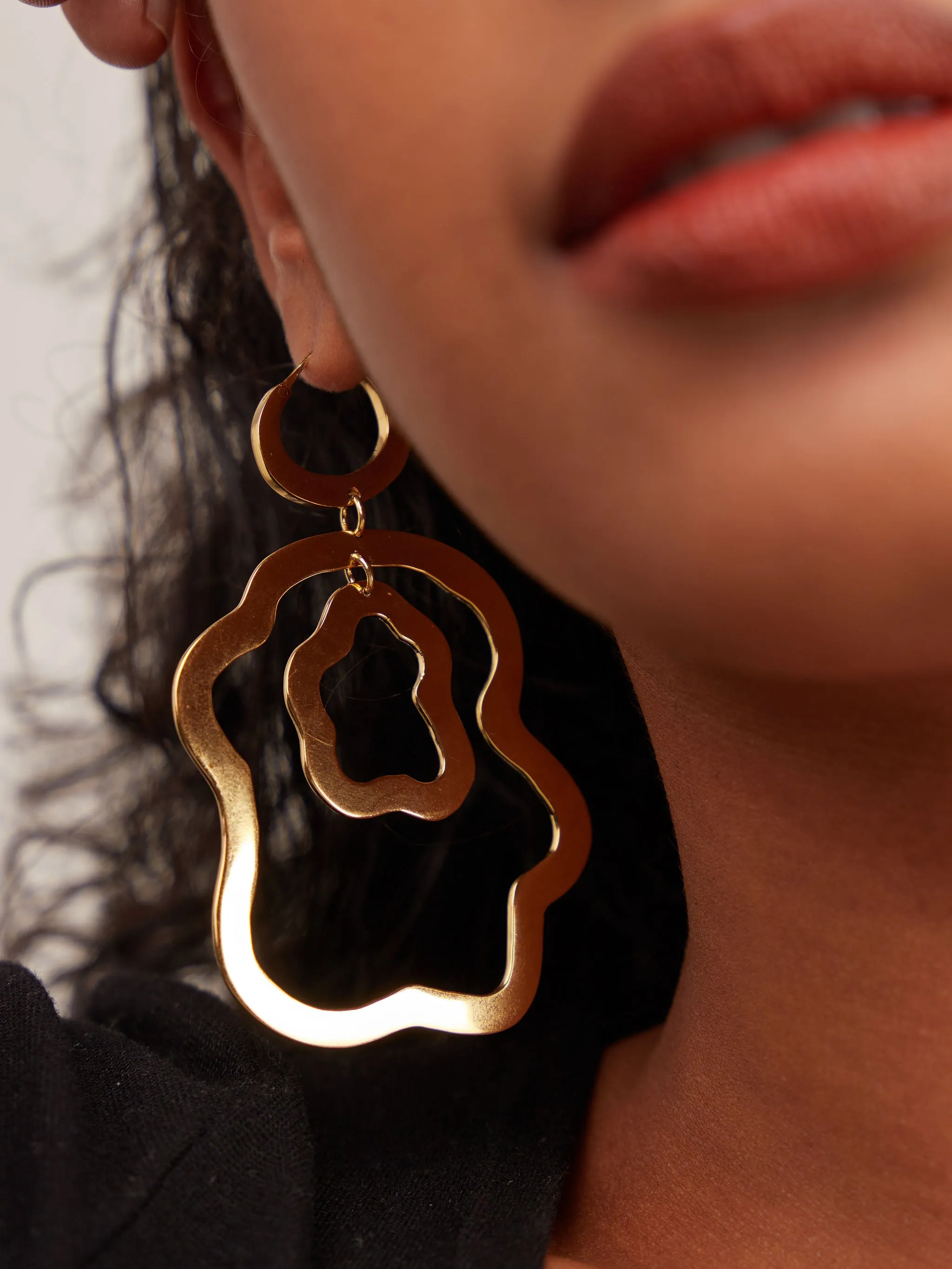 Njia Dangle Hoops