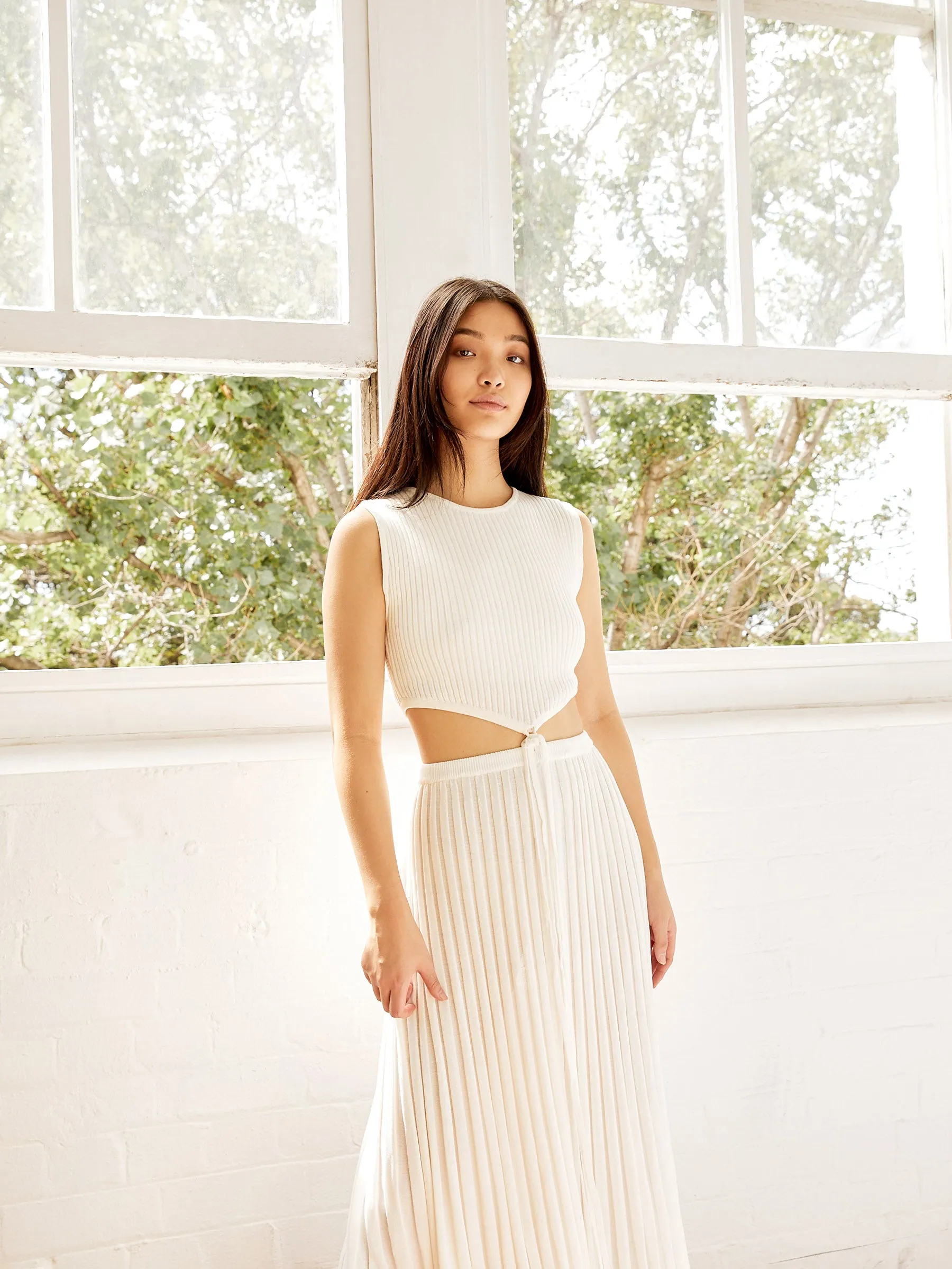 Sleeveless Knit Tie Crop